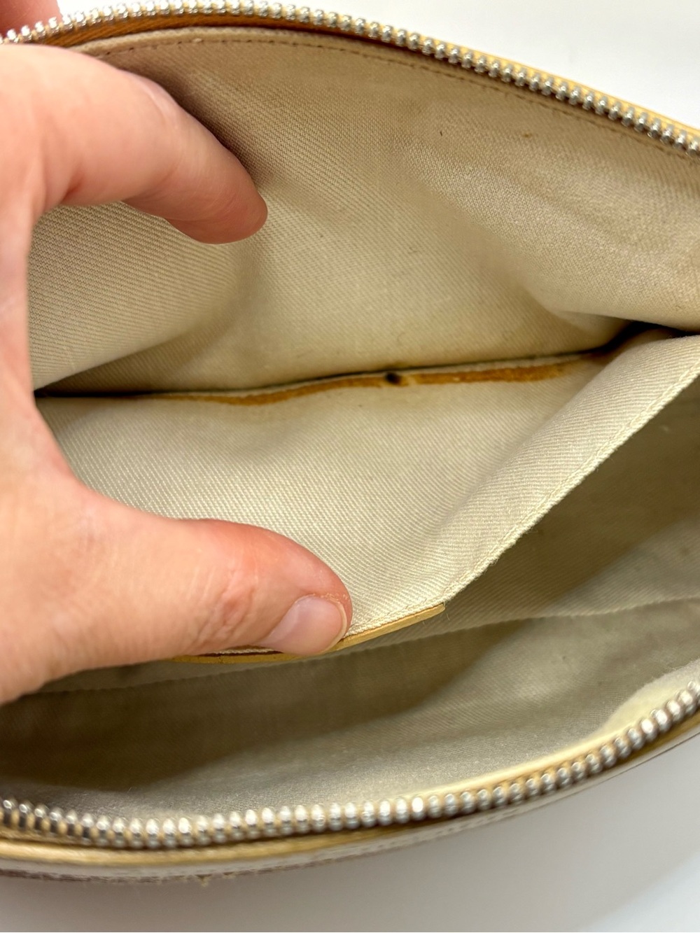 Vintage Salvatore Ferragamo Tan Leather Pouchette Shoulder Bag - Picture 14 of 16